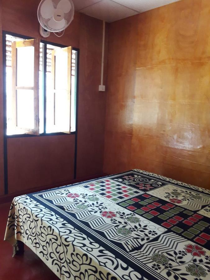 Naaval Beach Villa & Rooms Батикалоа Екстериор снимка